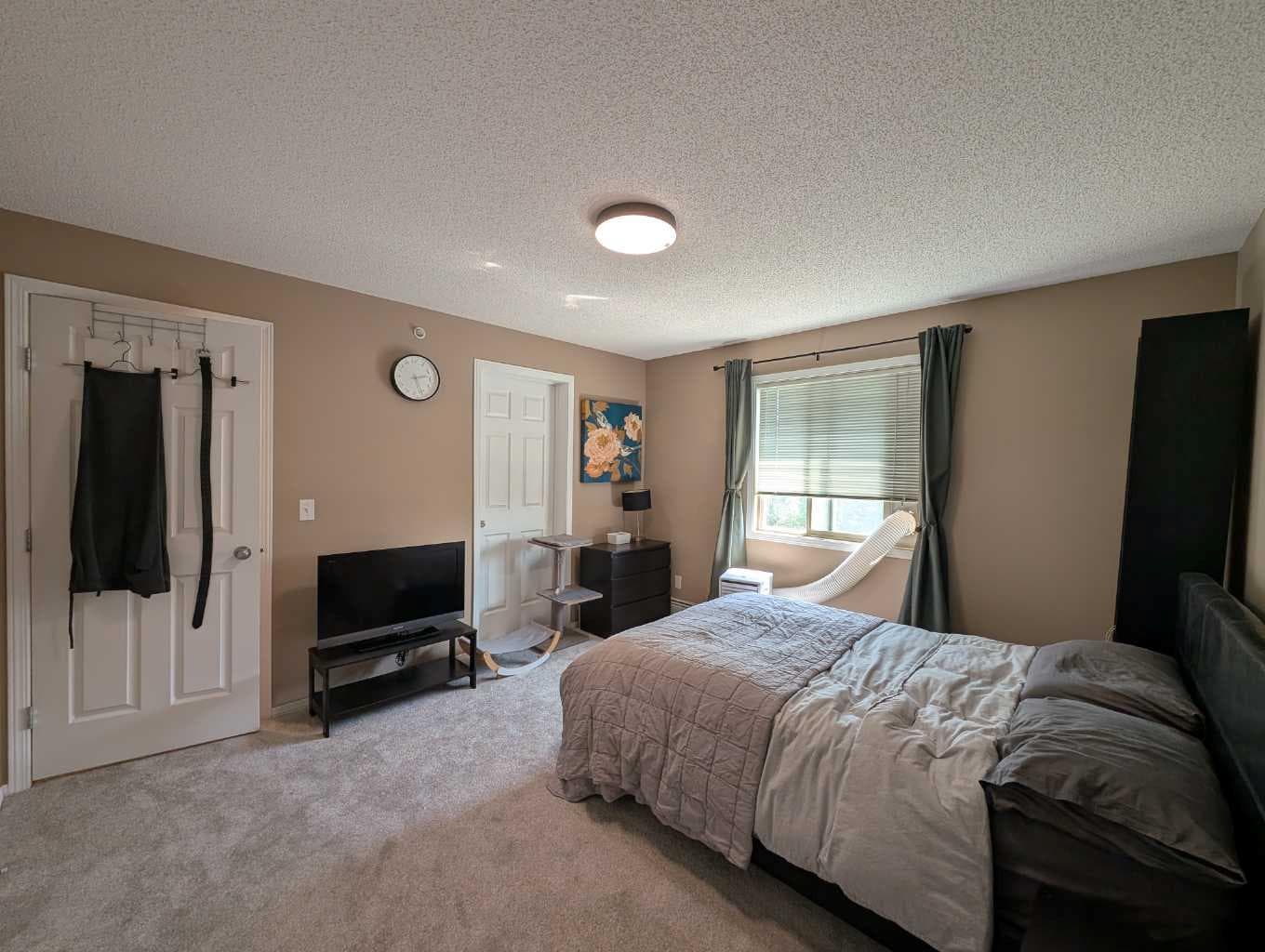1421, 8 Bridlecrest Drive SW