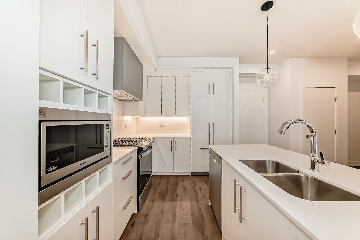 205, 8370 Broadcast Avenue SW