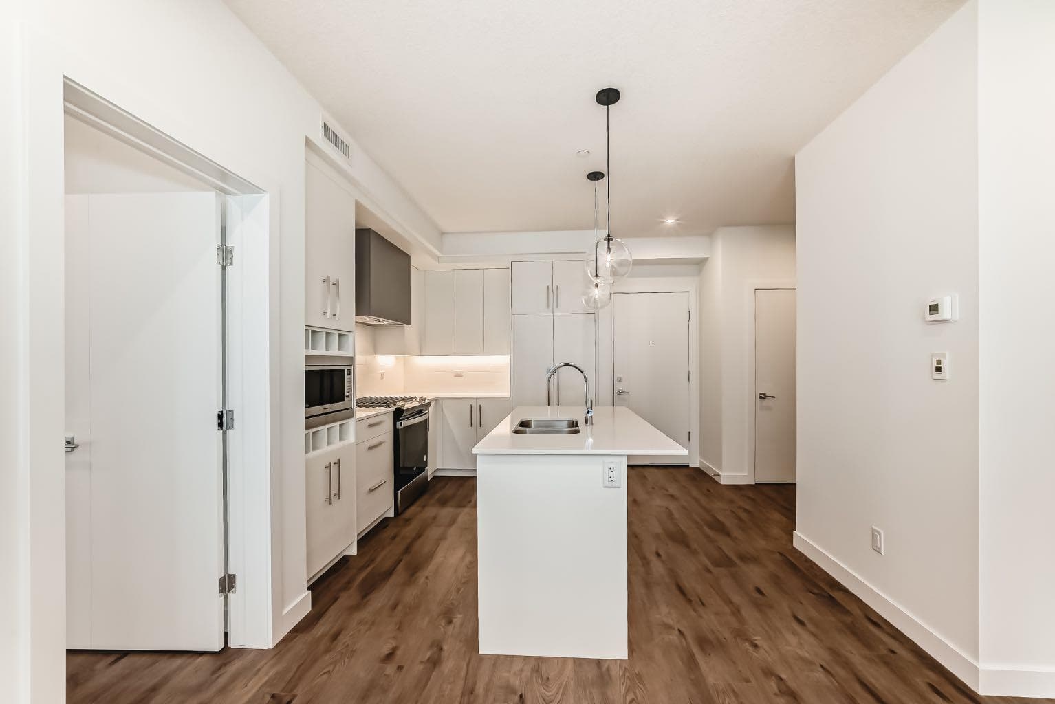 205, 8370 Broadcast Avenue SW