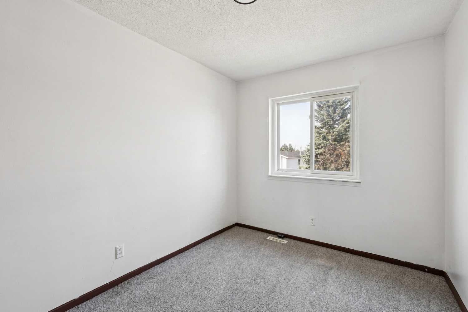104 Falmere Way NE