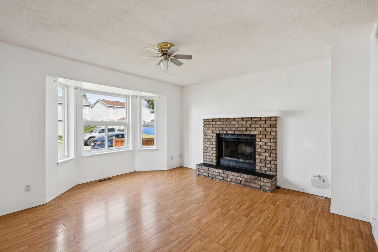 104 Falmere Way NE