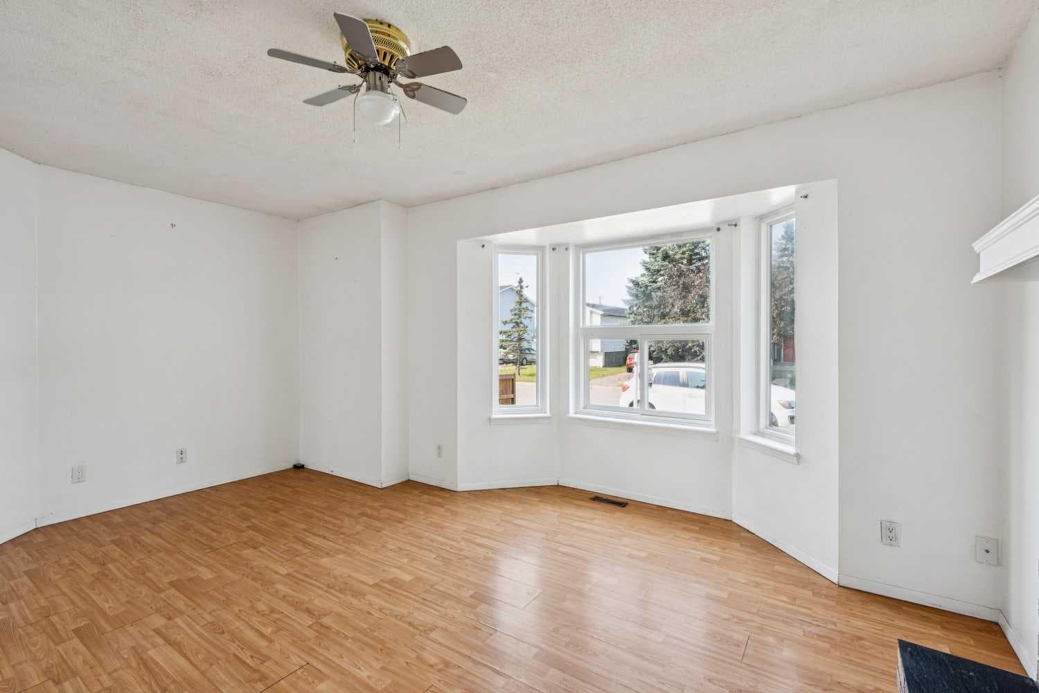 104 Falmere Way NE