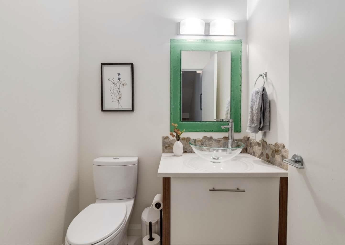 1, 2427 2 Avenue NW