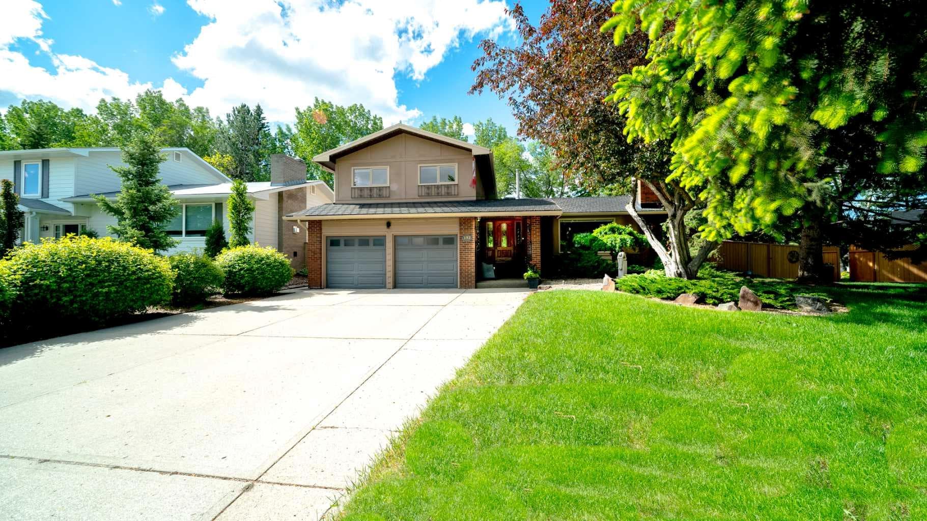 152 Mapleburn Drive SE