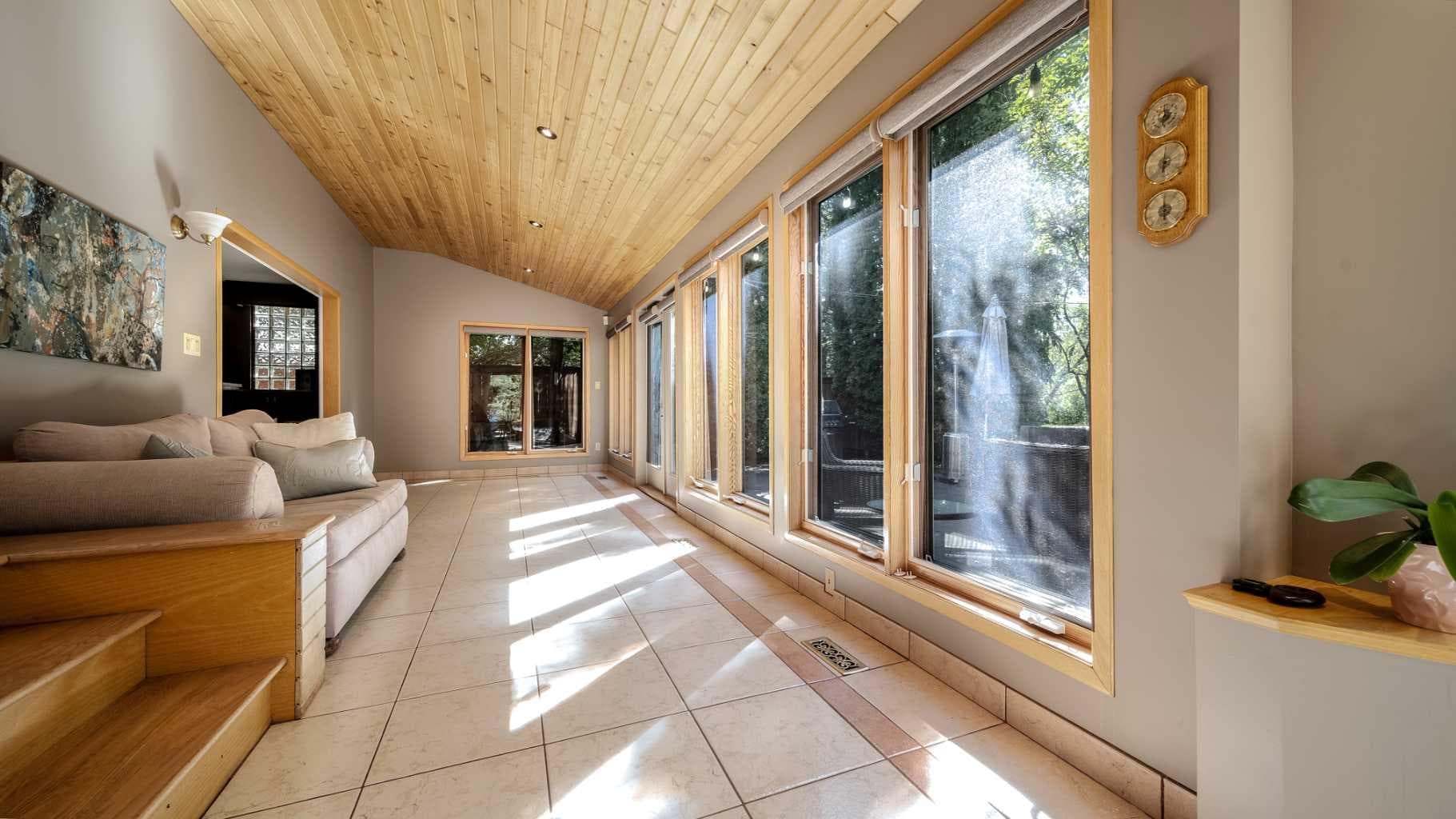 152 Mapleburn Drive SE