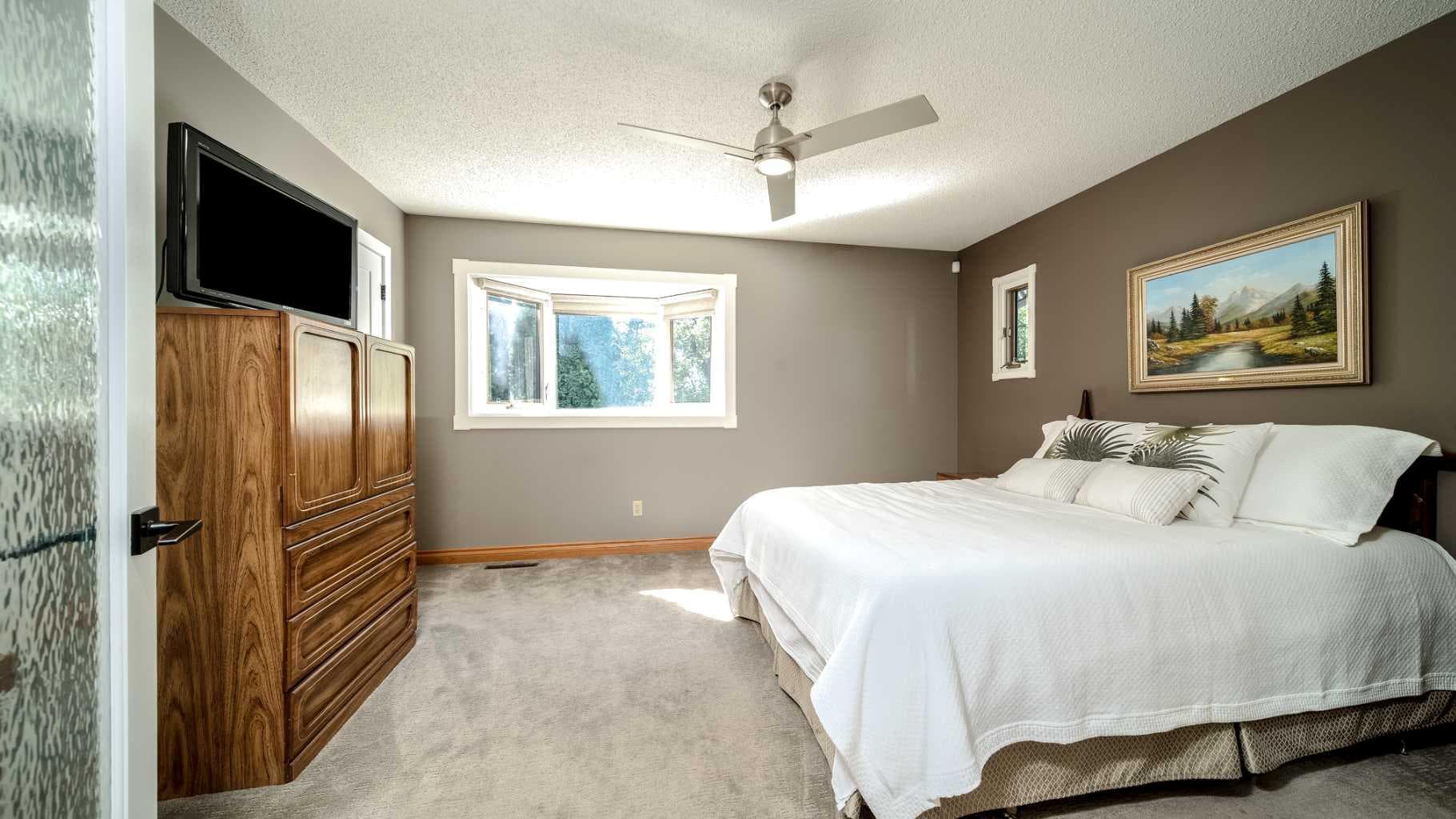 152 Mapleburn Drive SE
