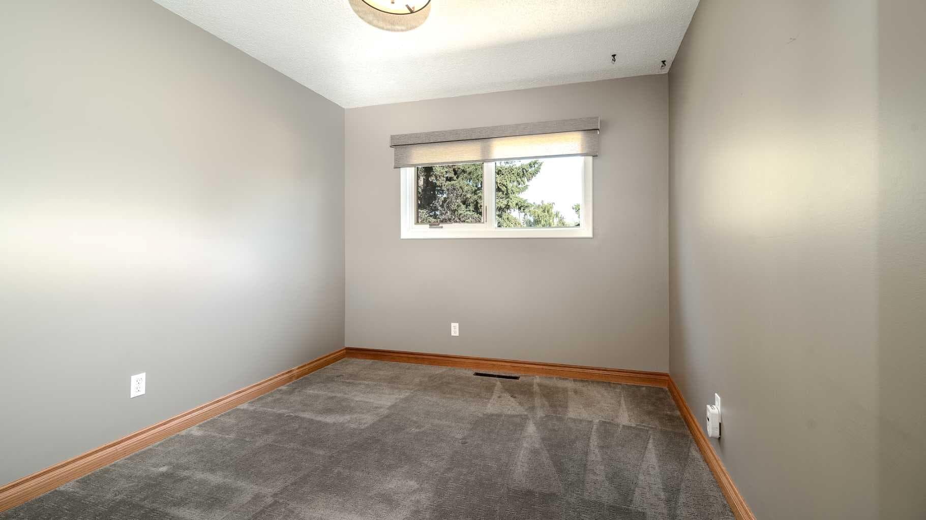 152 Mapleburn Drive SE