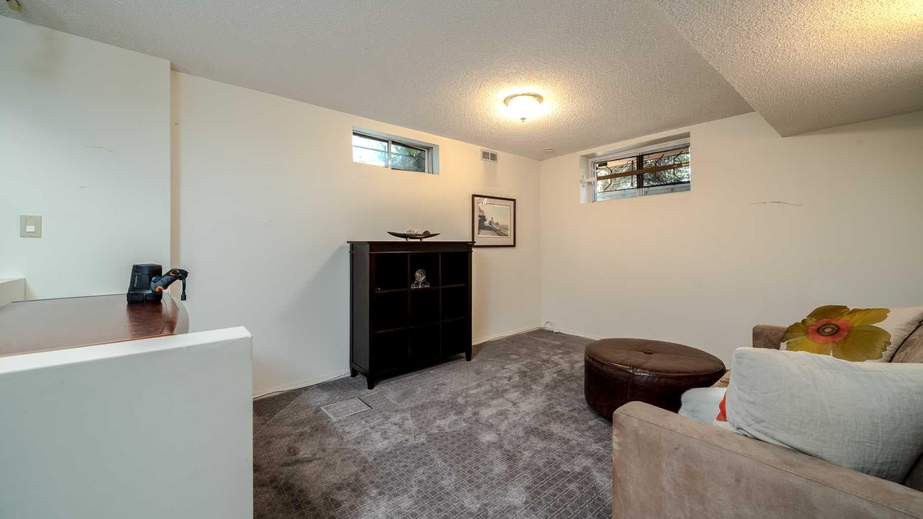152 Mapleburn Drive SE