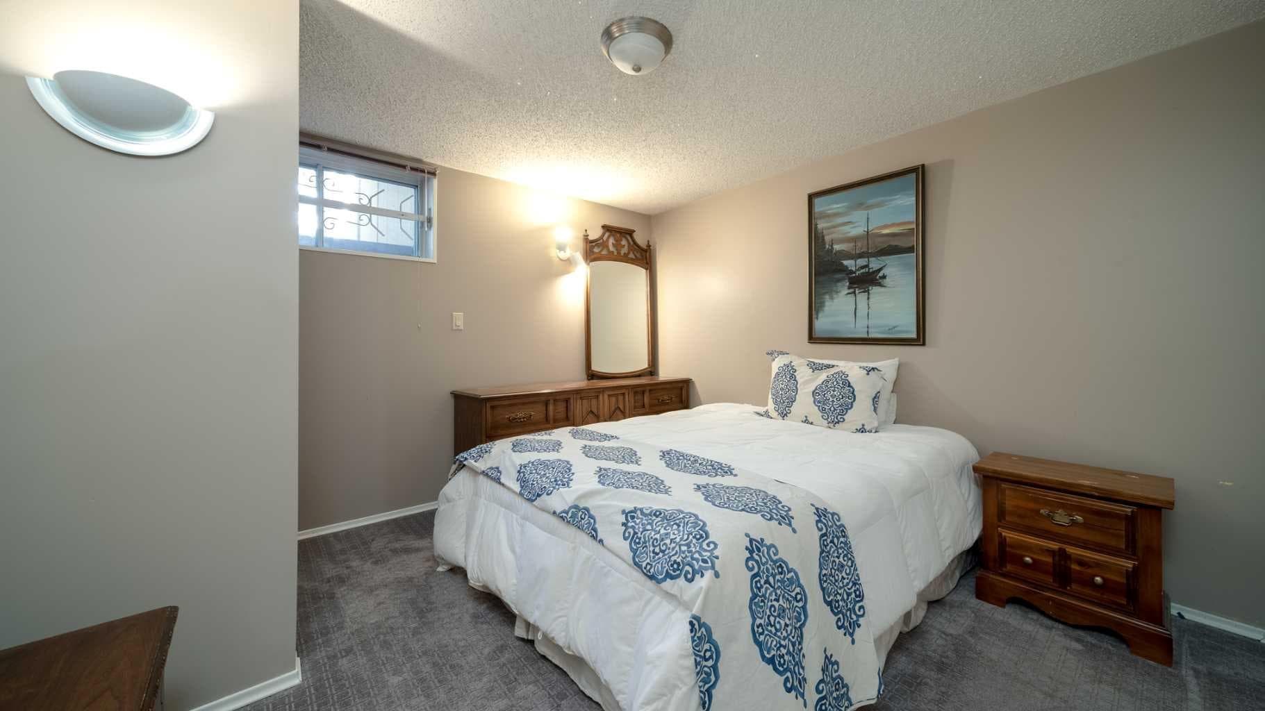 152 Mapleburn Drive SE