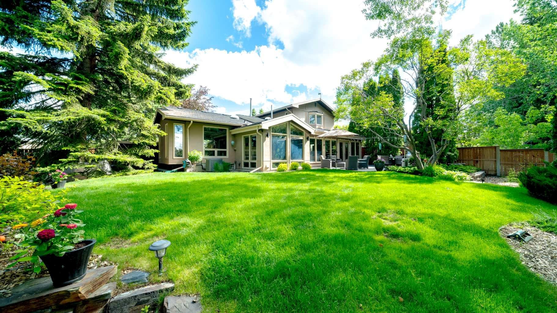 152 Mapleburn Drive SE