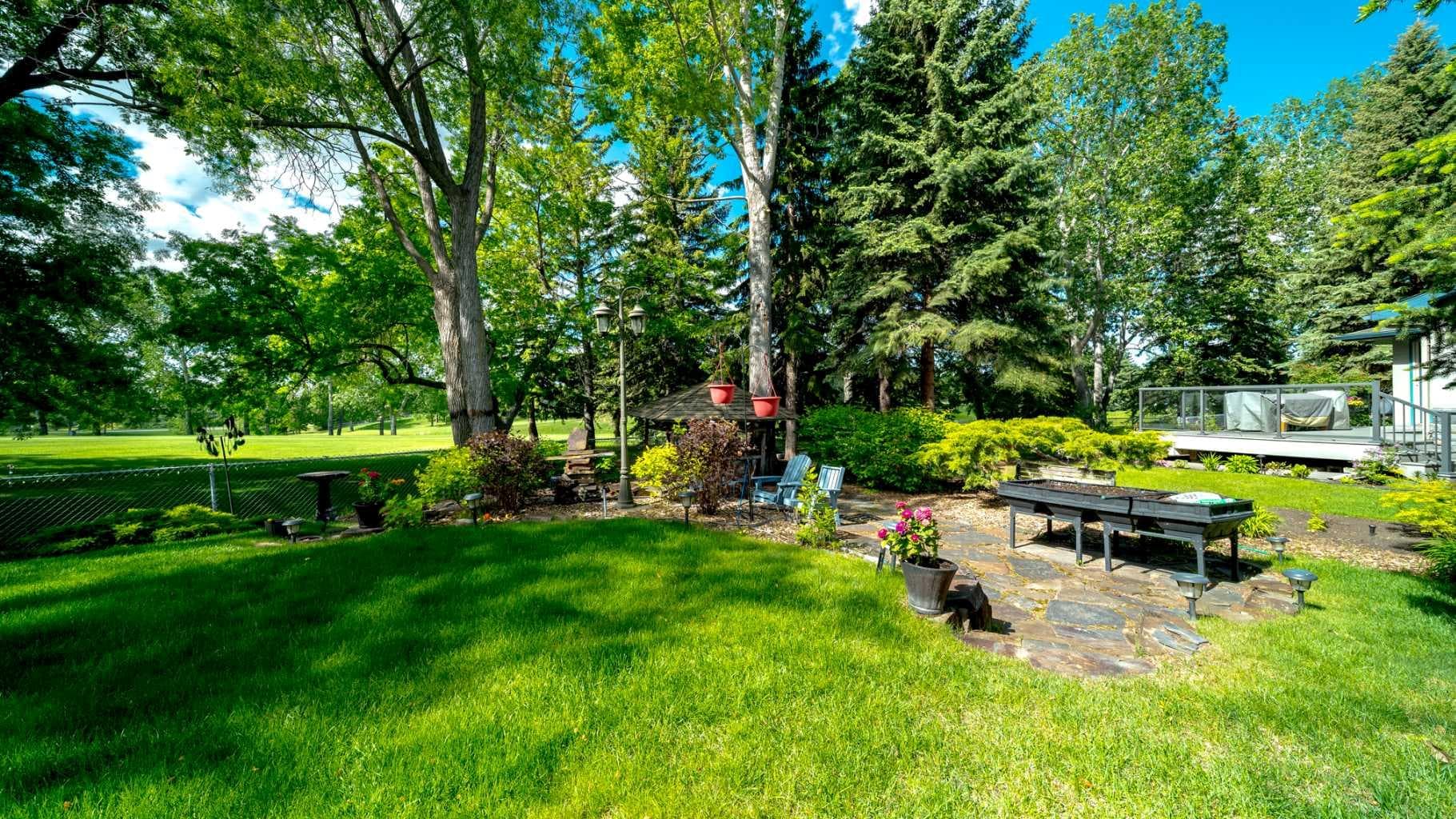 152 Mapleburn Drive SE