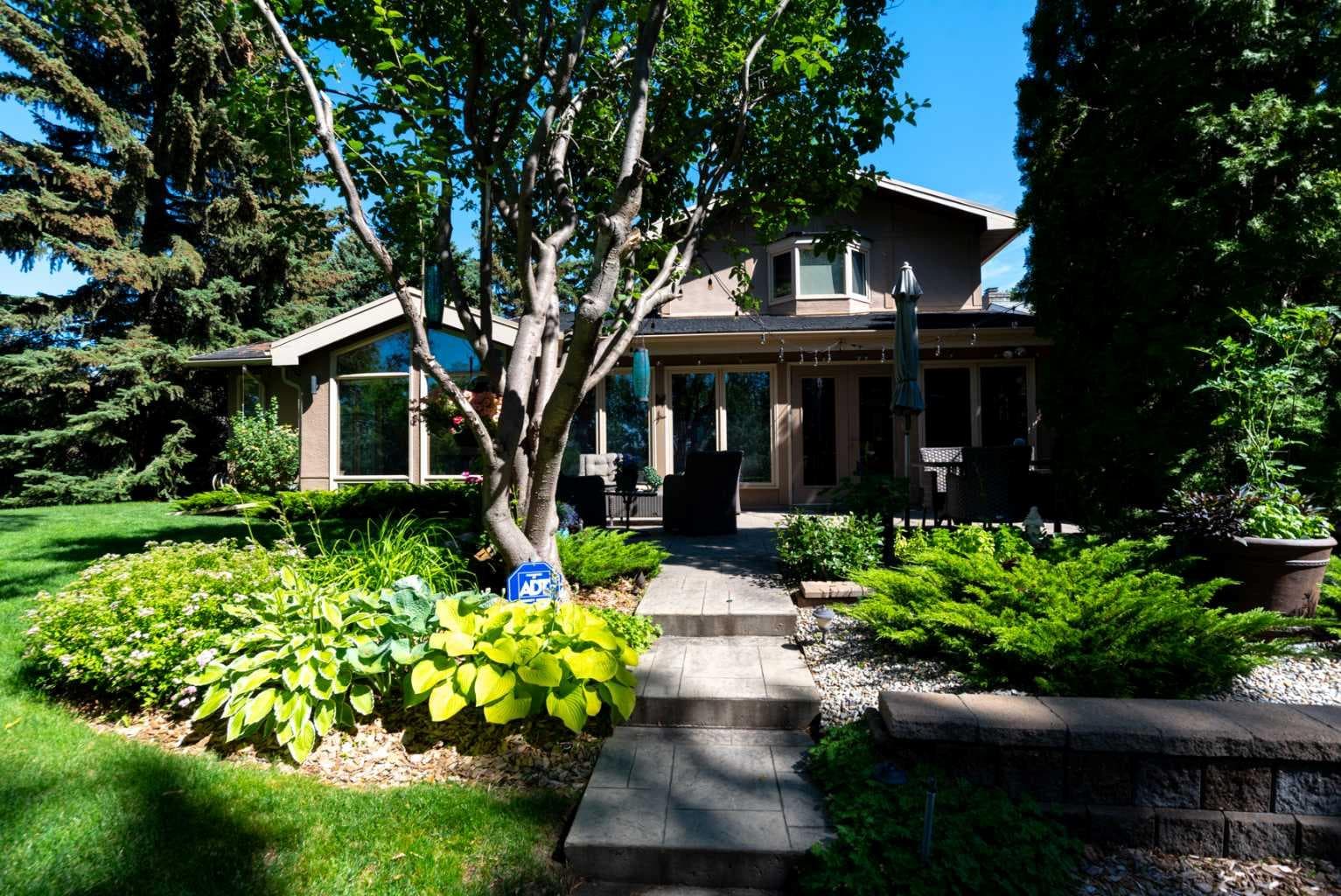 152 Mapleburn Drive SE