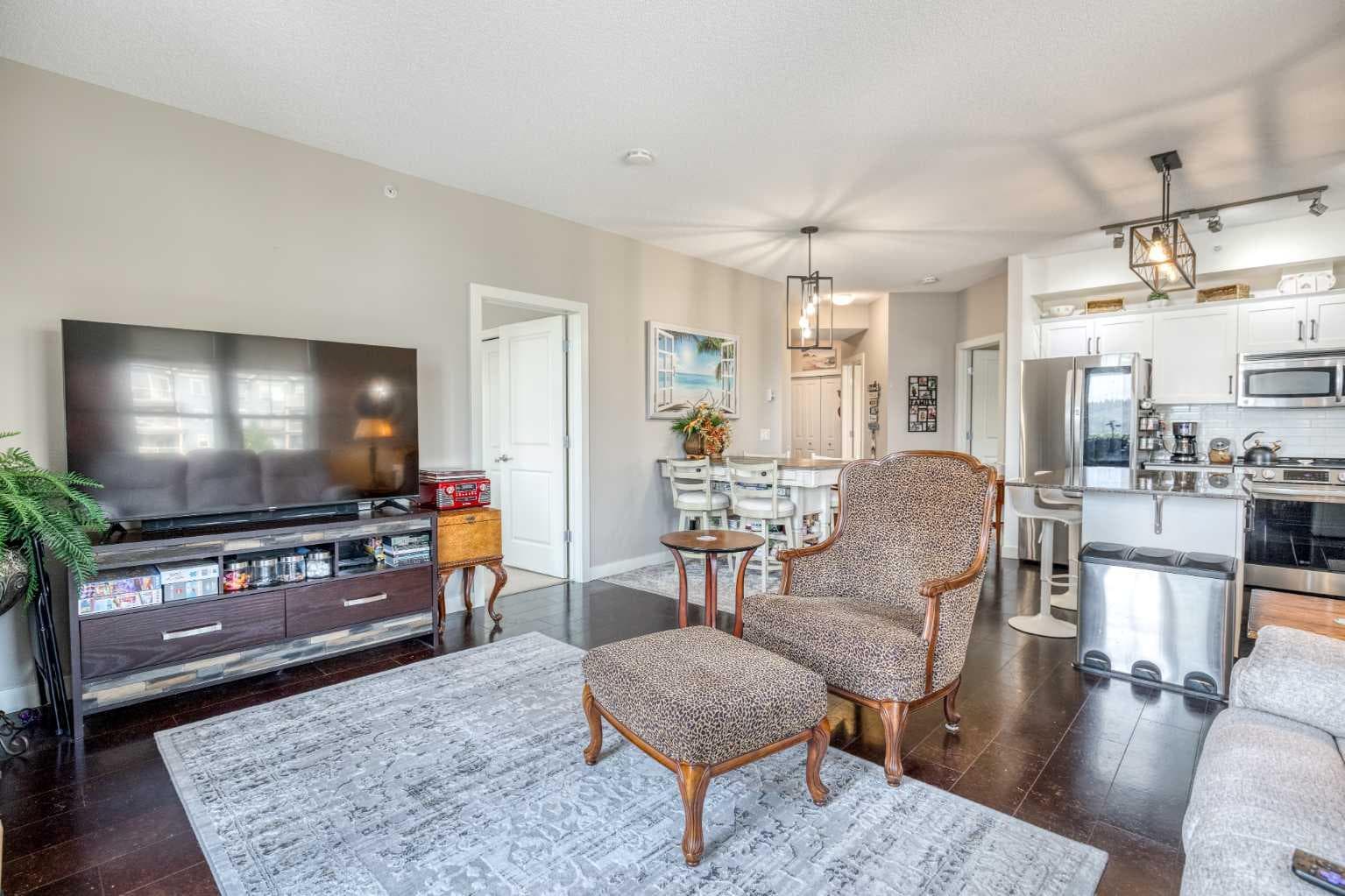 320, 205 Sunset Drive 