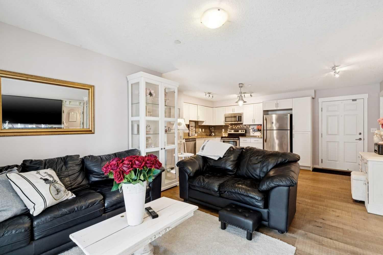 3110, 279 Copperpond Common SE