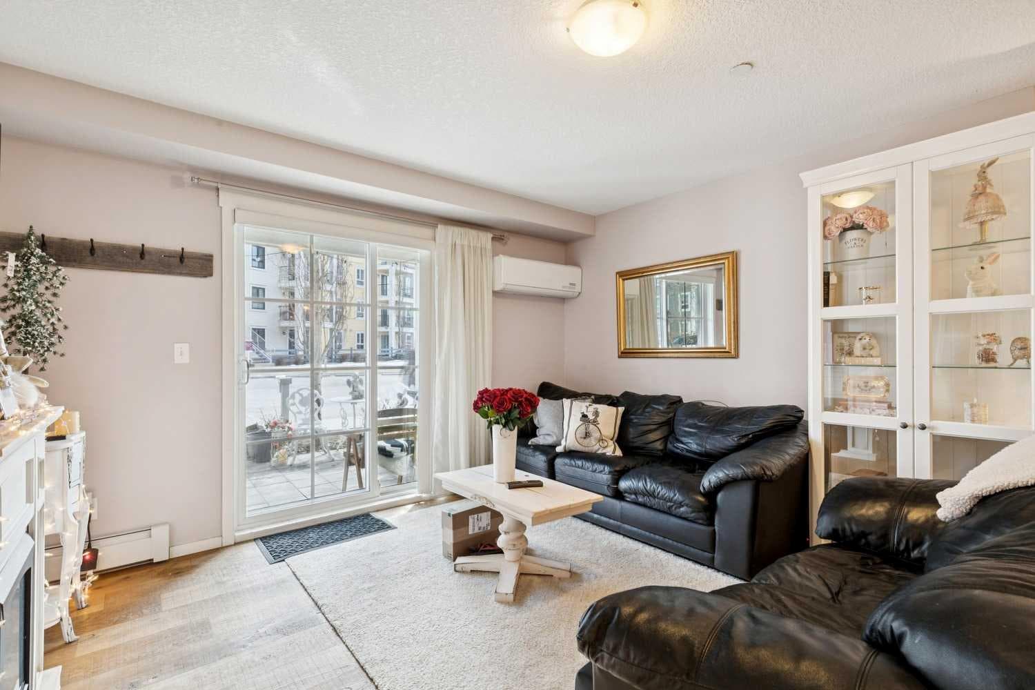 3110, 279 Copperpond Common SE