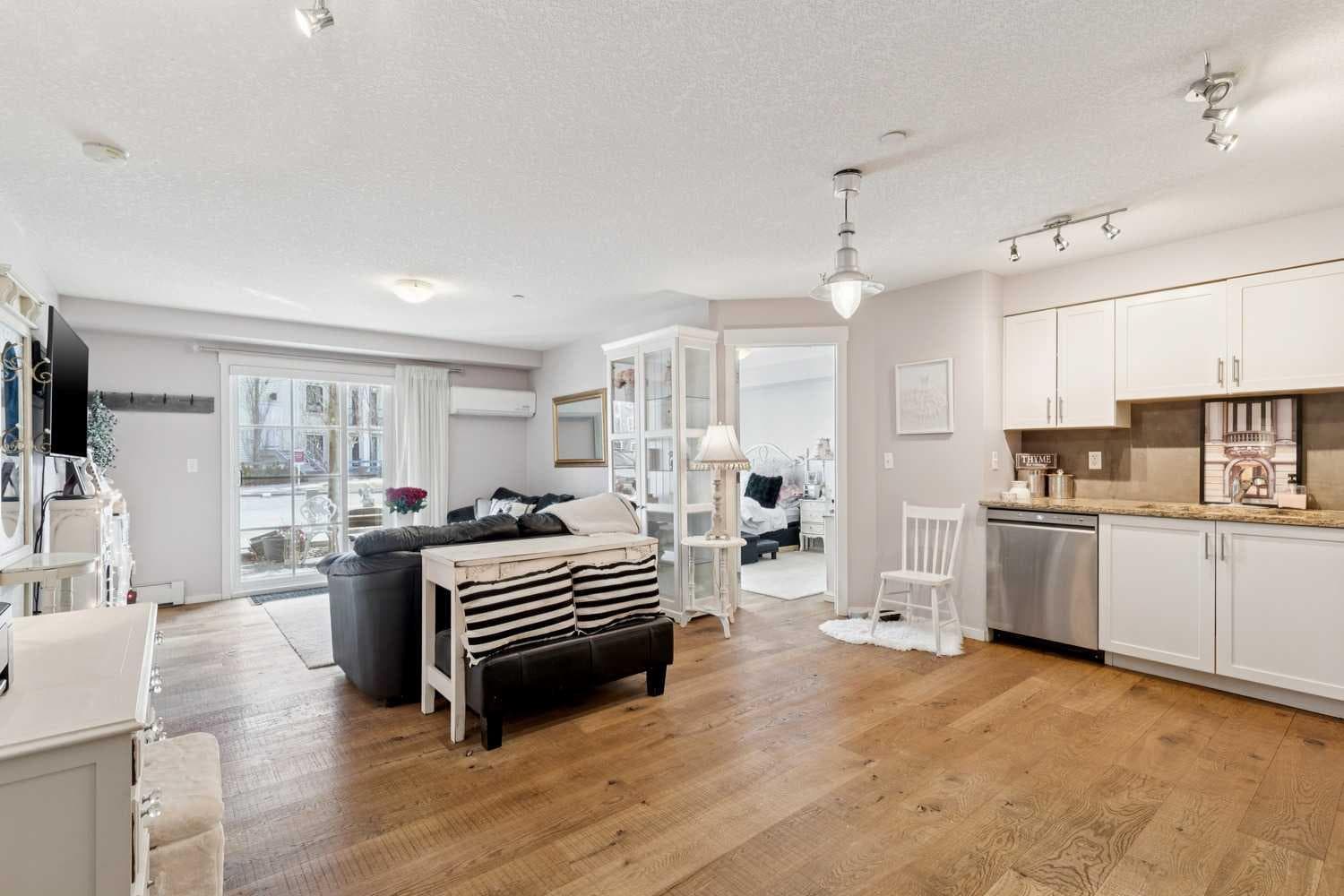 3110, 279 Copperpond Common SE
