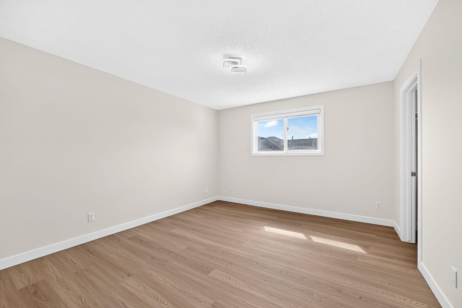 143 Applewood Drive SE