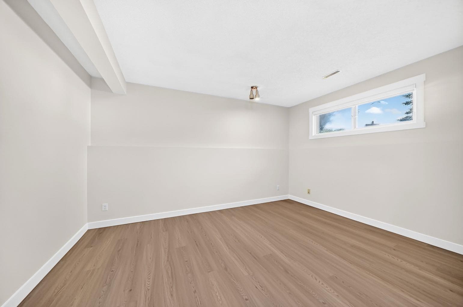 143 Applewood Drive SE