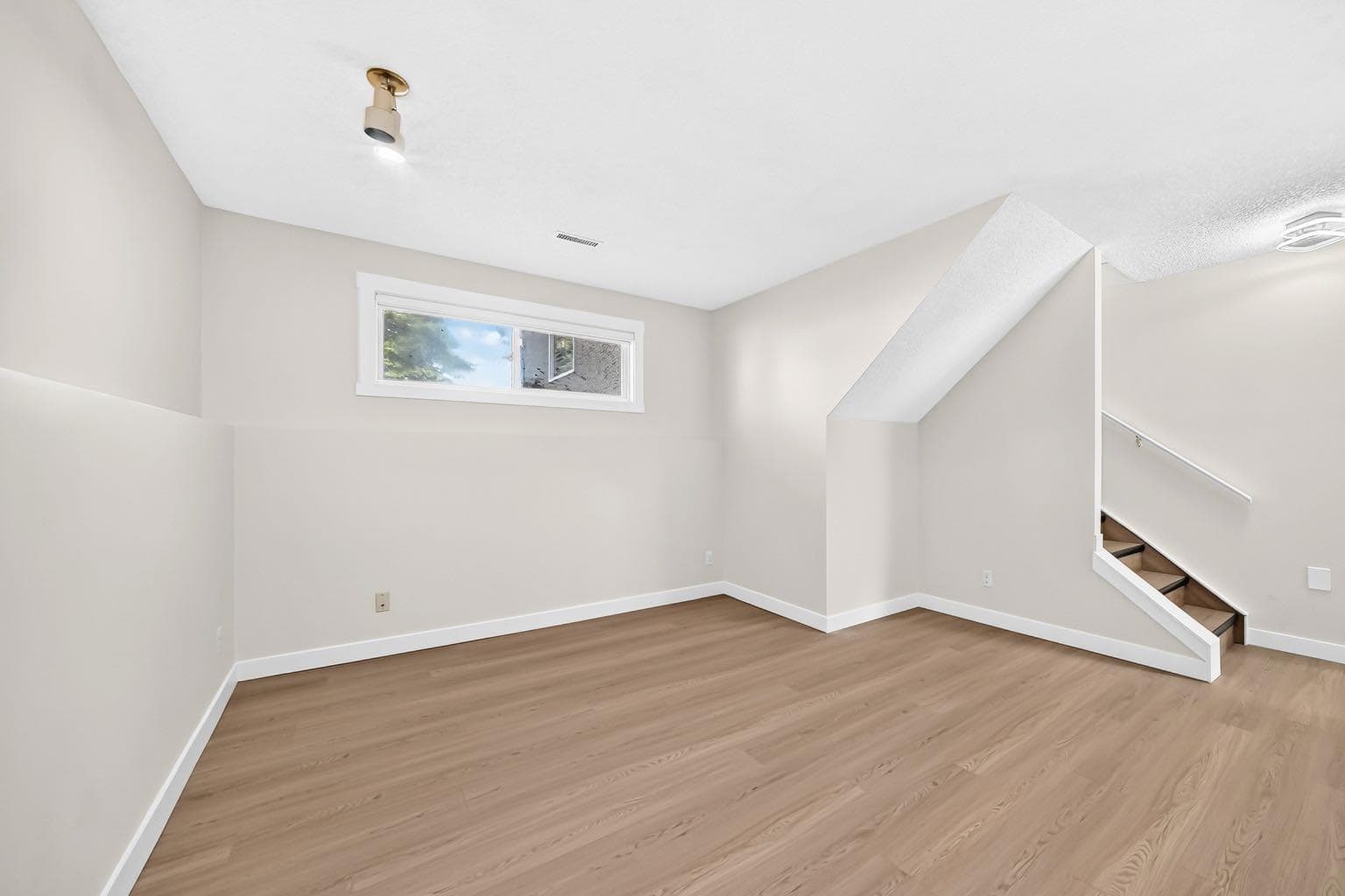 143 Applewood Drive SE