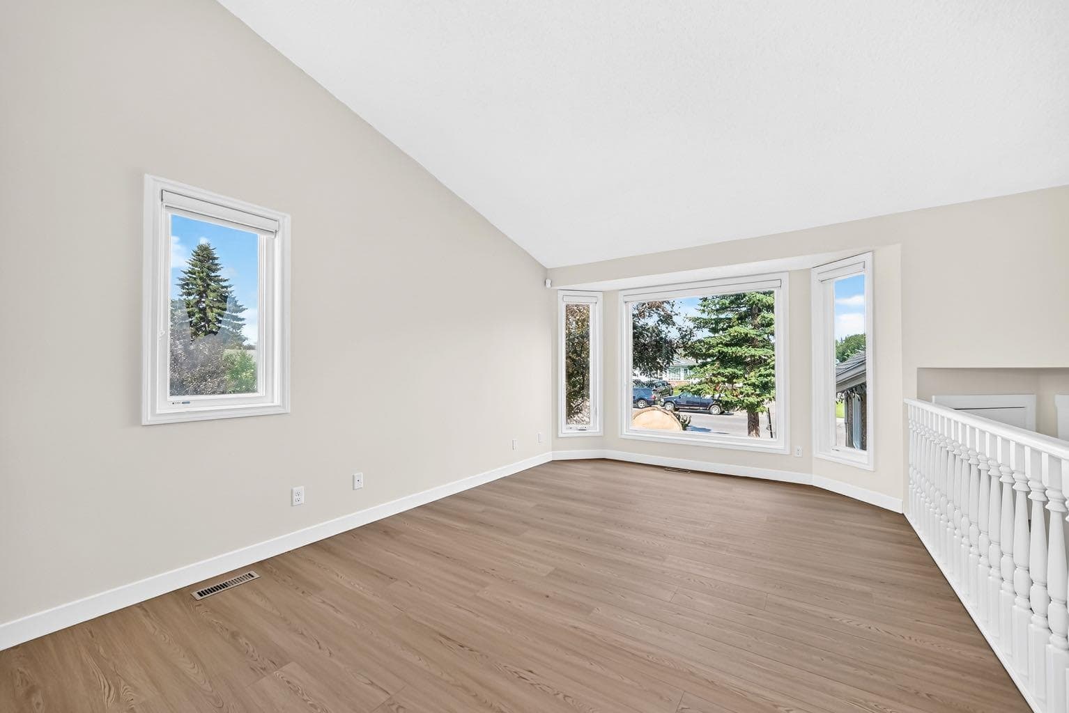 143 Applewood Drive SE
