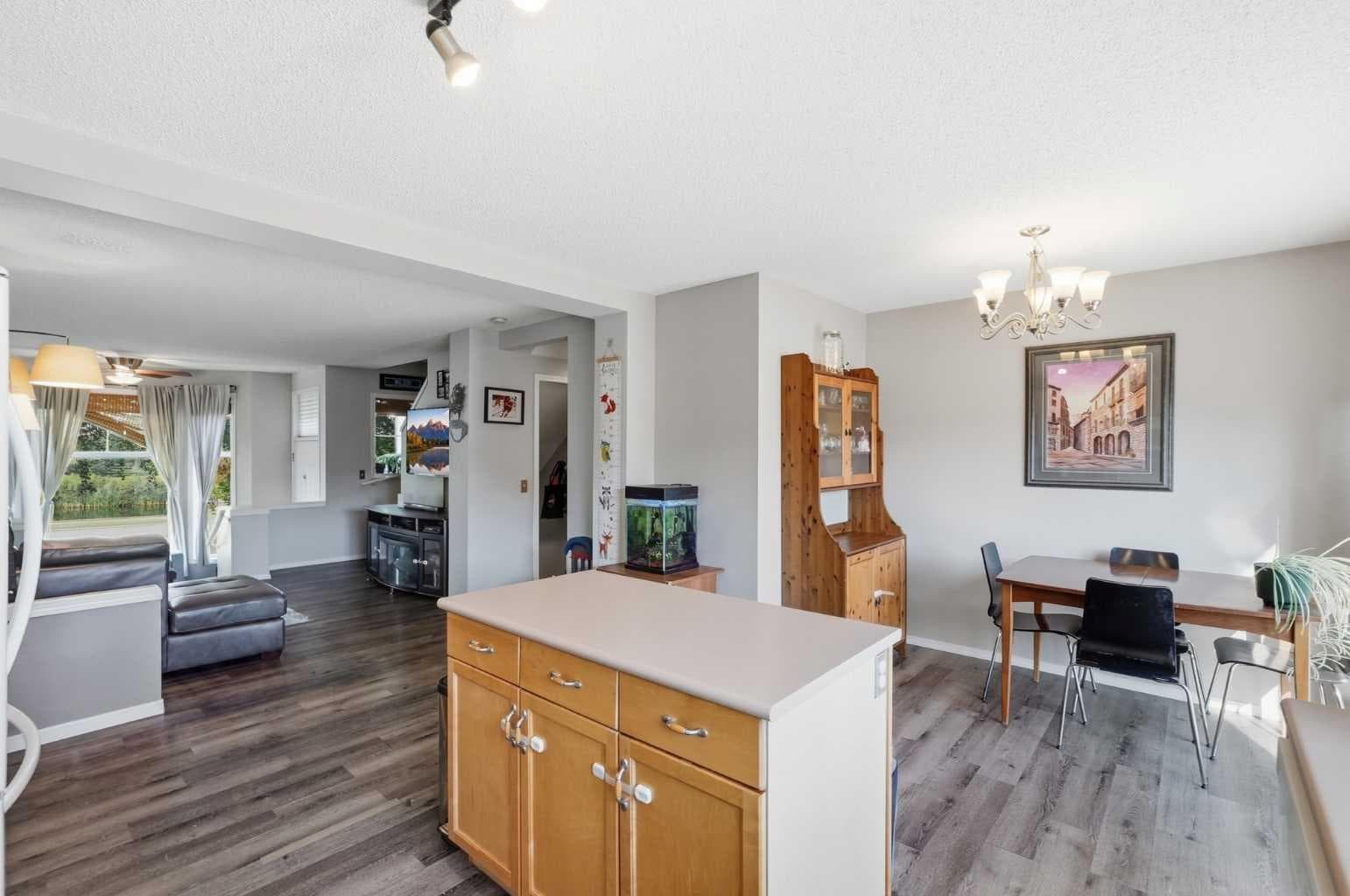 160 Promenade Way SE