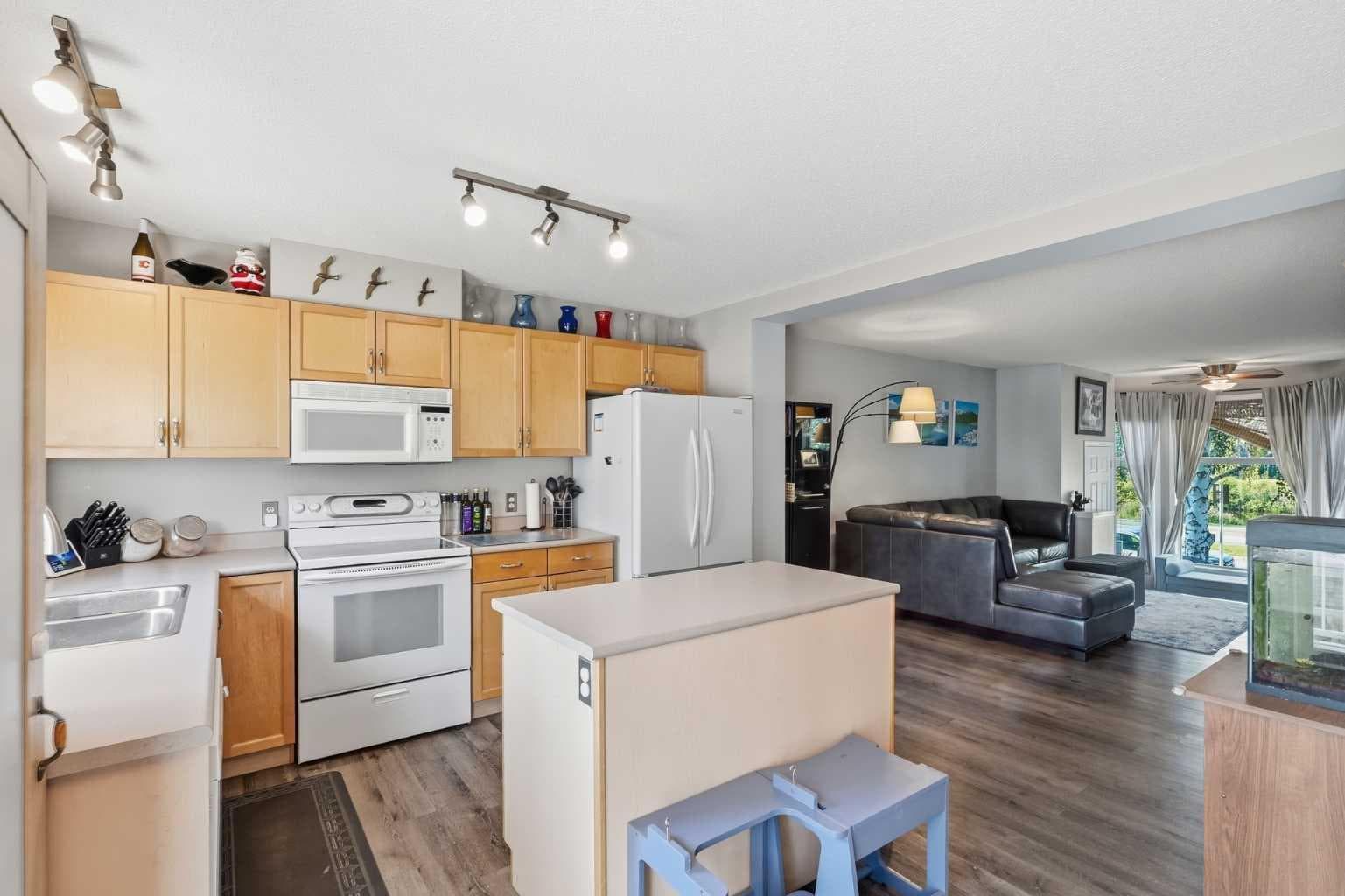 160 Promenade Way SE