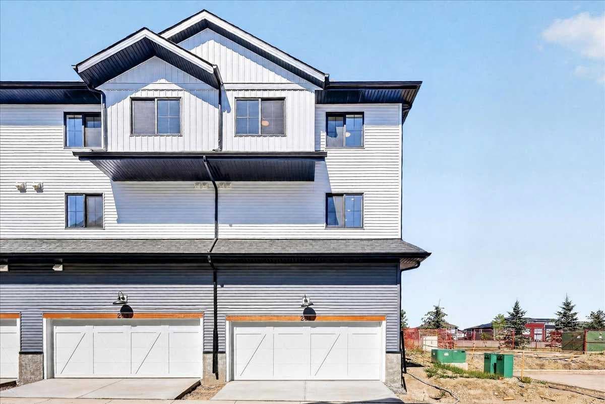 201, 1750 Rangeview Drive SE