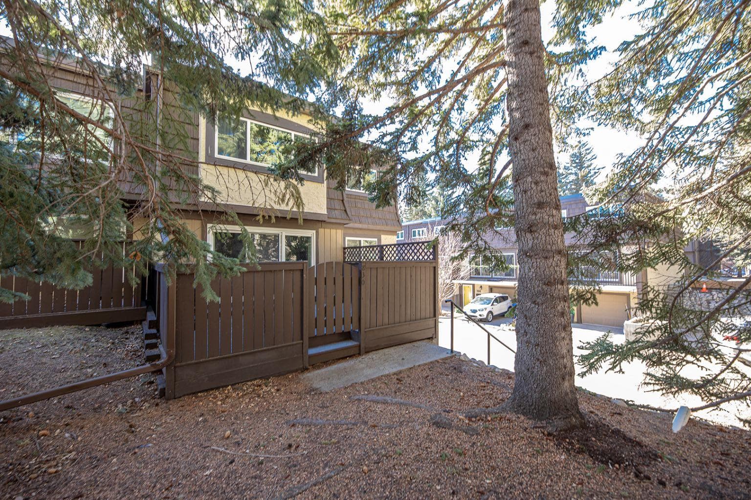 830, 3130 66 Avenue SW