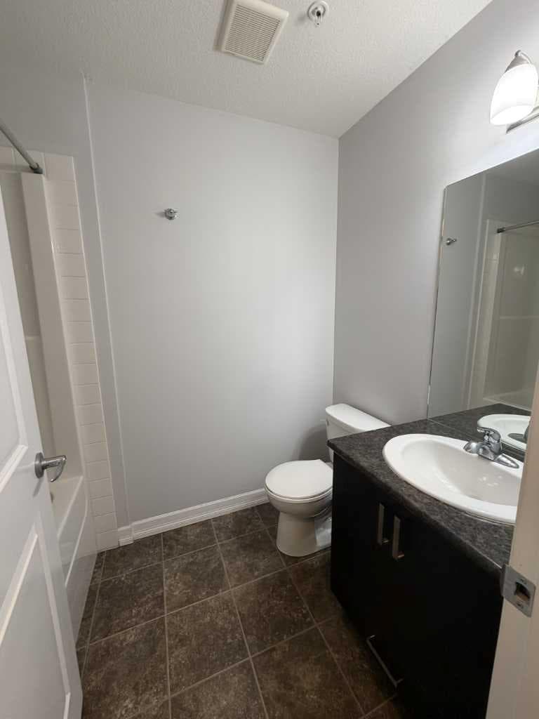 219, 117 Copperpond Common SE