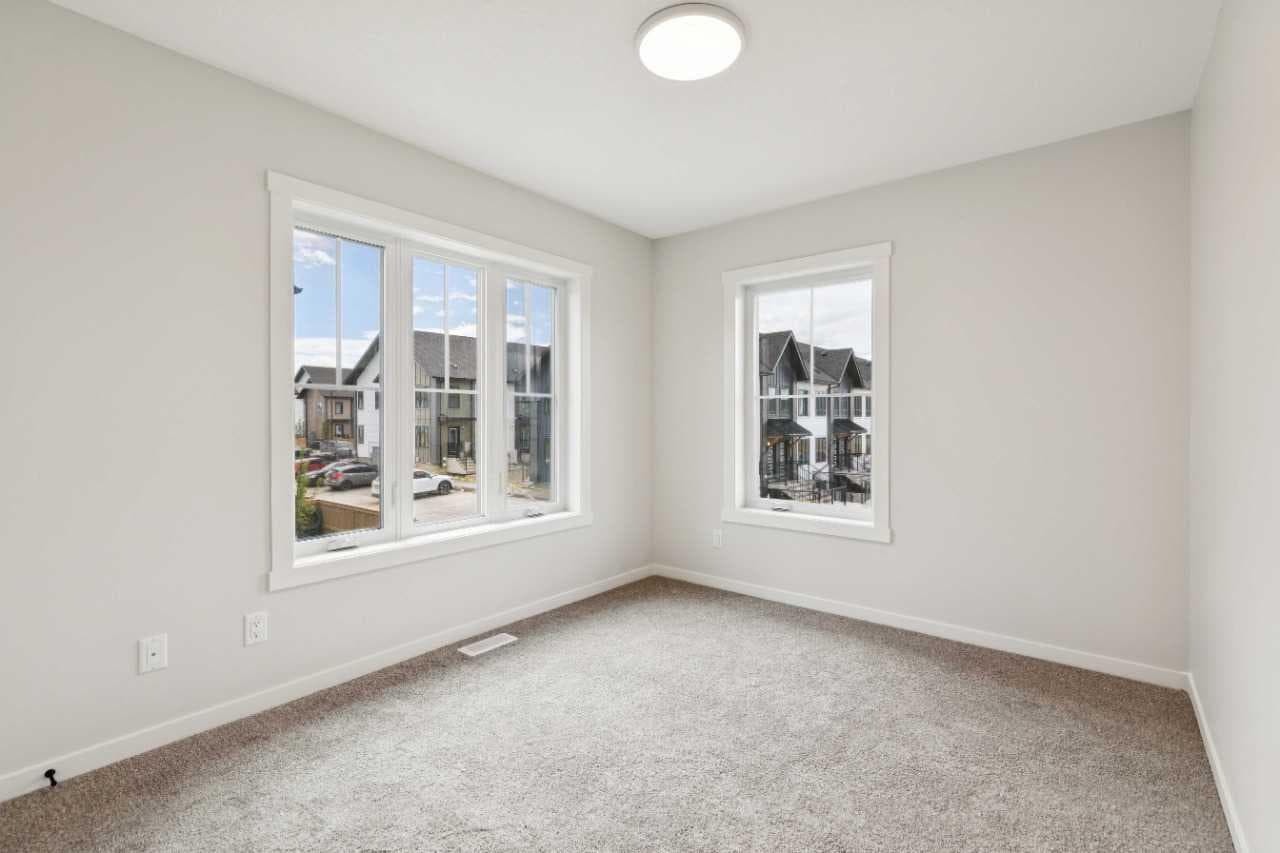 1201, 350 Mahogany Parade SE