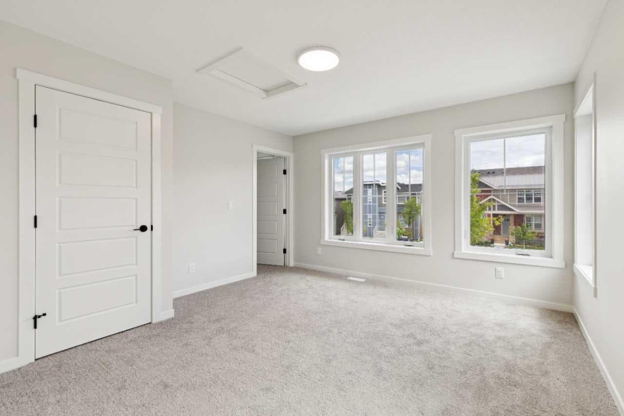 1201, 350 Mahogany Parade SE