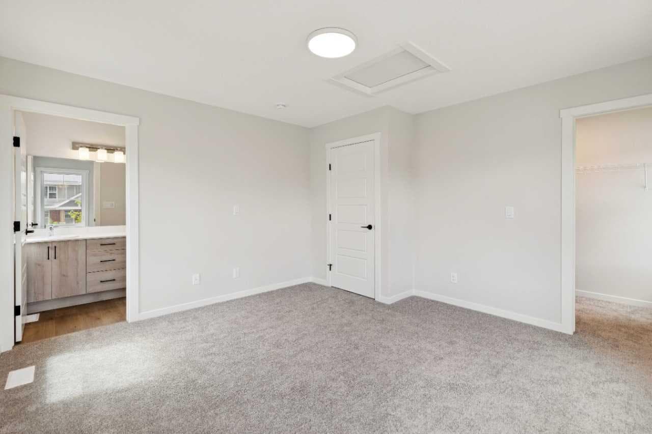 1201, 350 Mahogany Parade SE