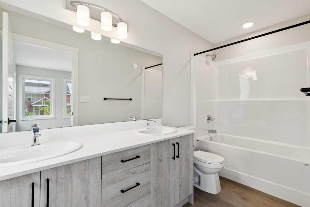 1201, 350 Mahogany Parade SE