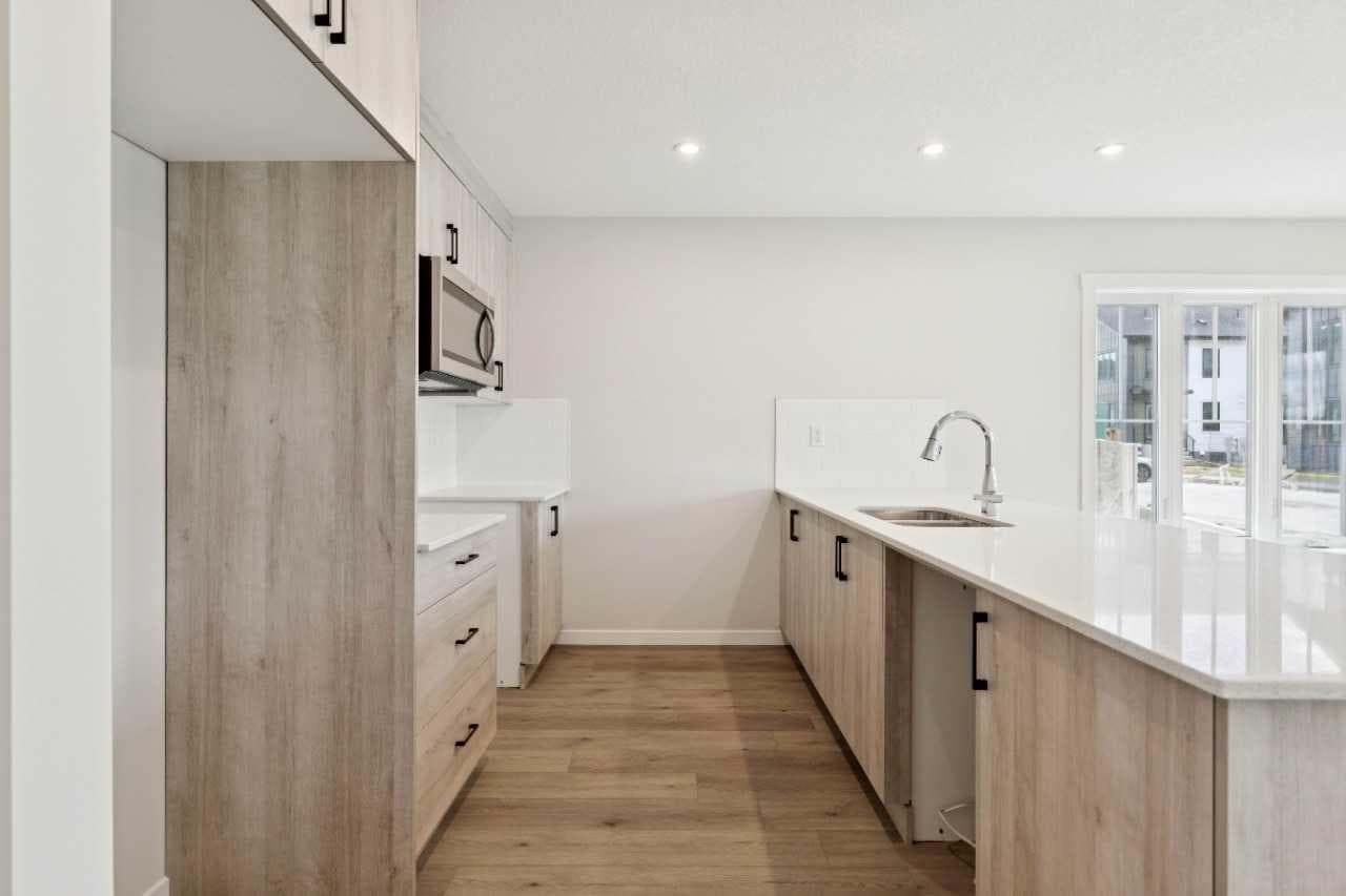 1201, 350 Mahogany Parade SE