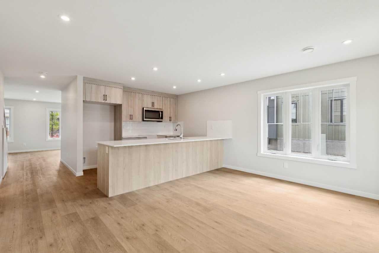 1201, 350 Mahogany Parade SE