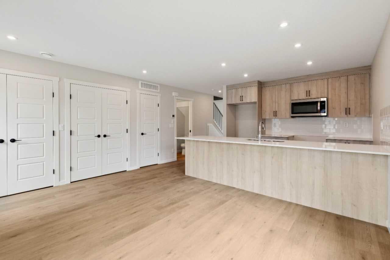 1201, 350 Mahogany Parade SE