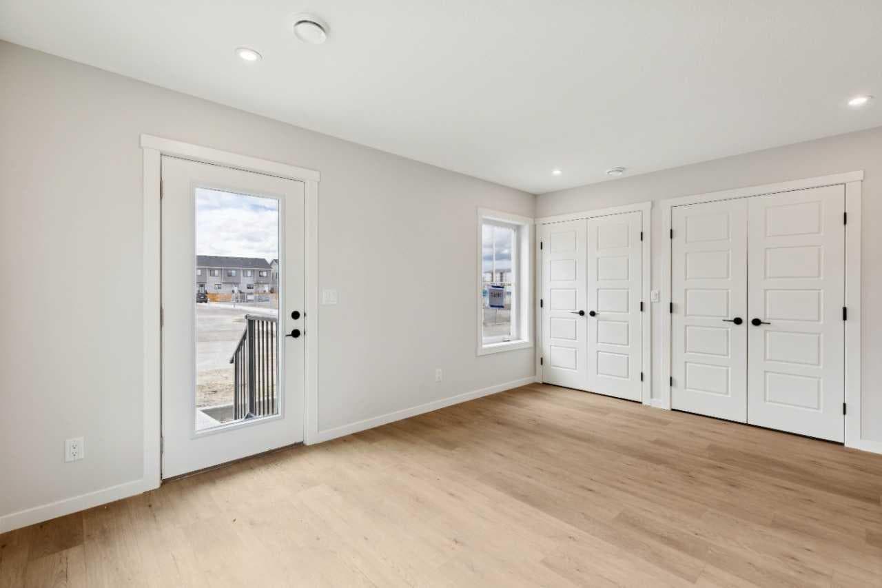 1201, 350 Mahogany Parade SE