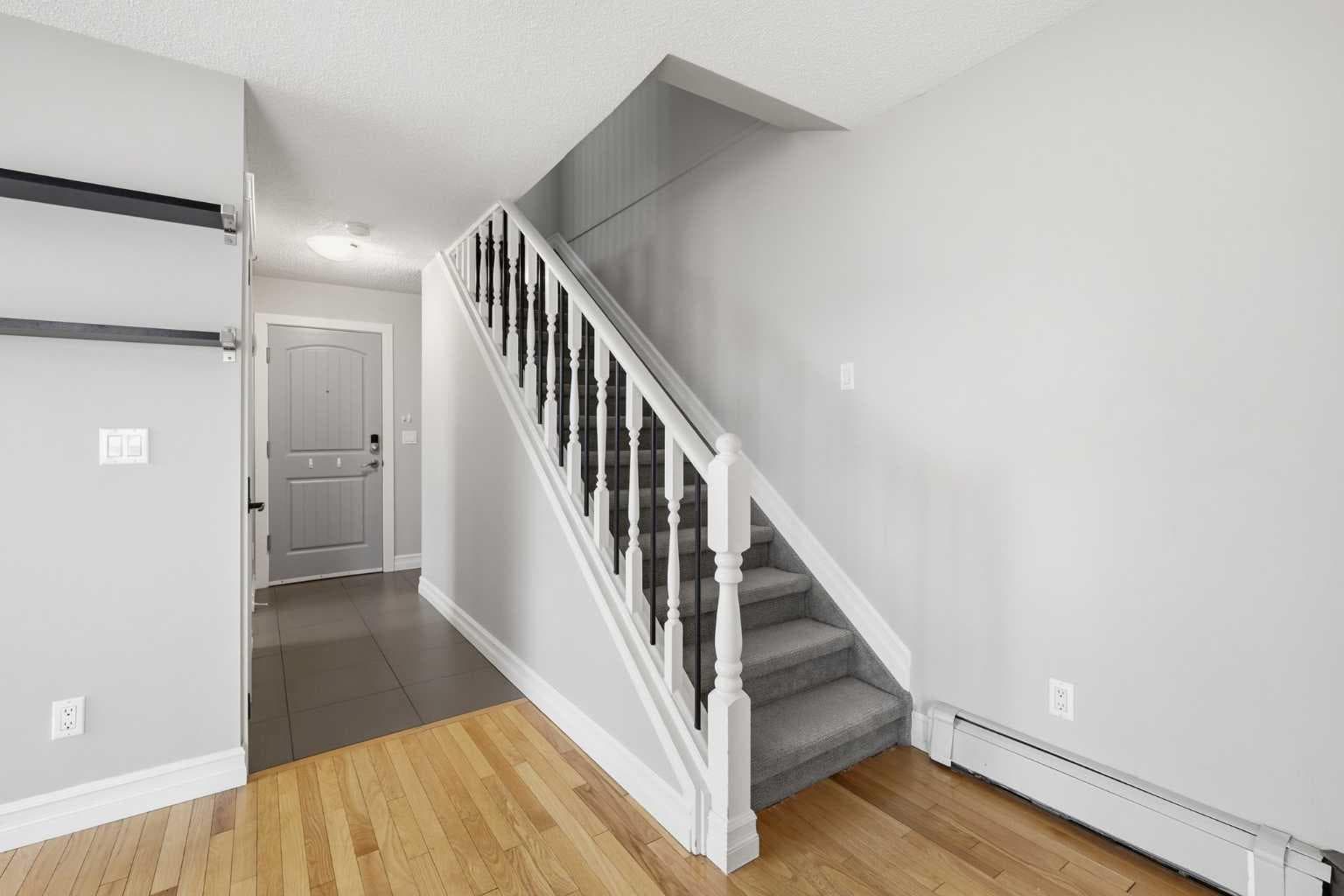 B, 2115 35 Avenue SW