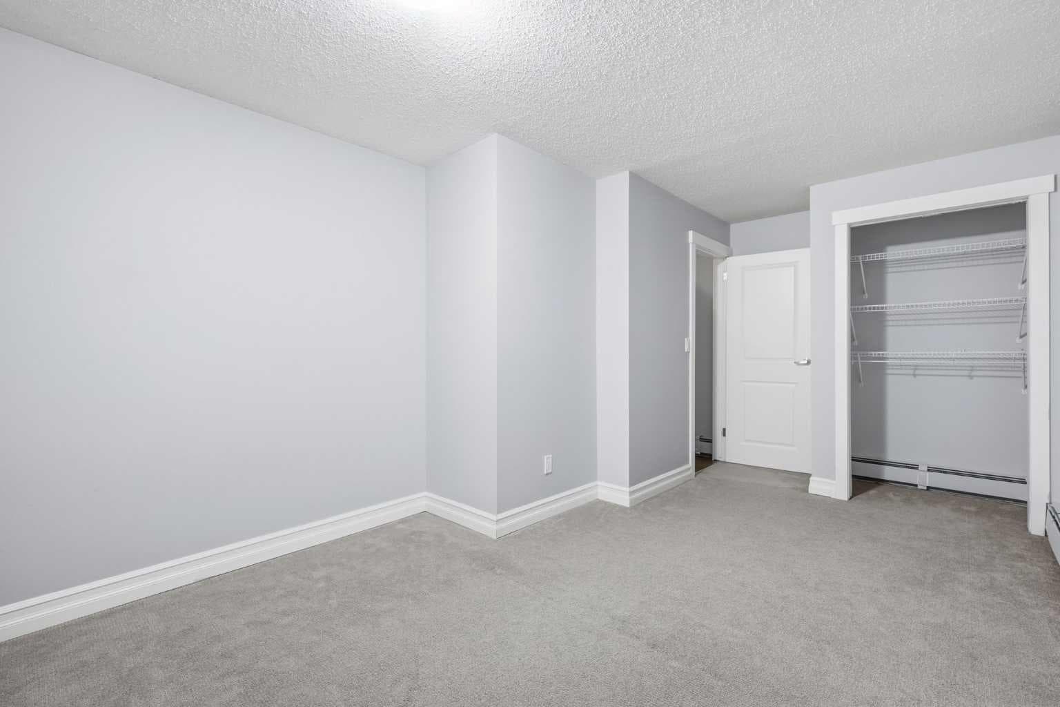 B, 2115 35 Avenue SW