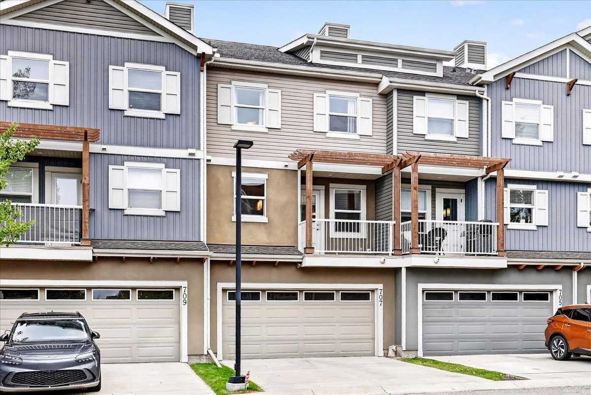 707, 10 Auburn Bay Avenue SE