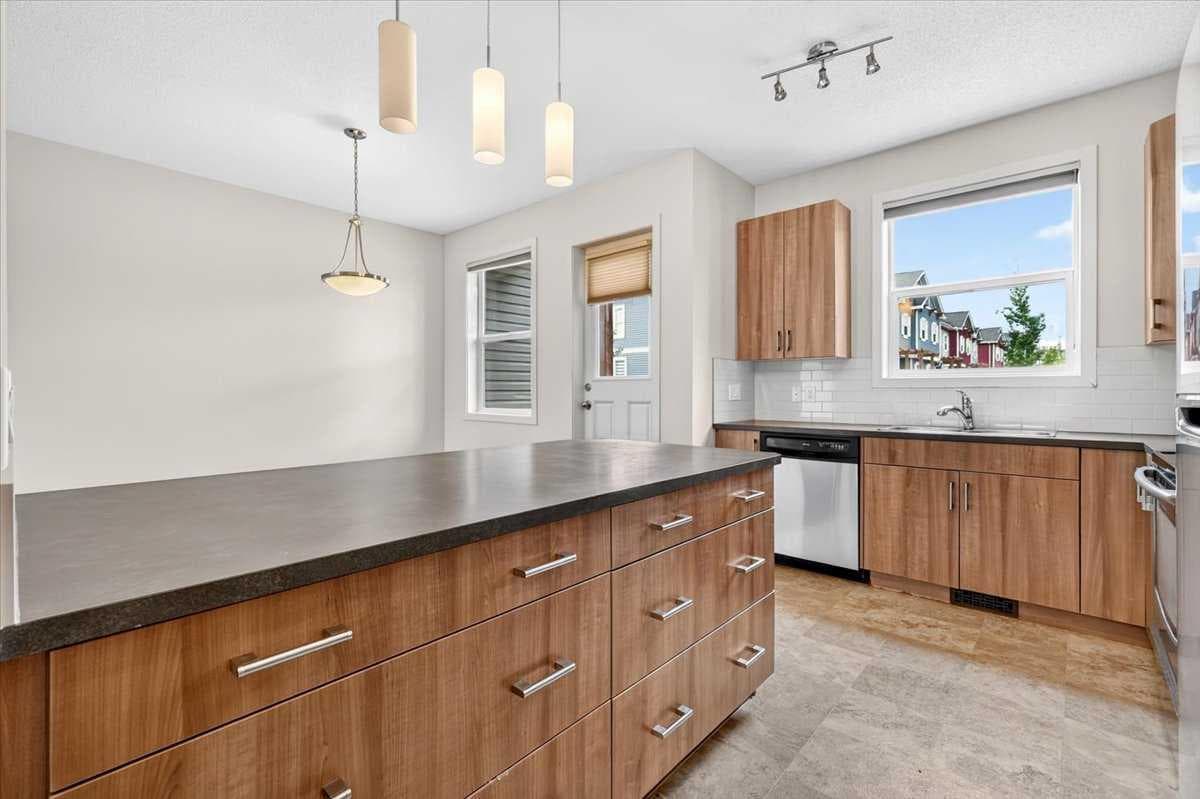 707, 10 Auburn Bay Avenue SE