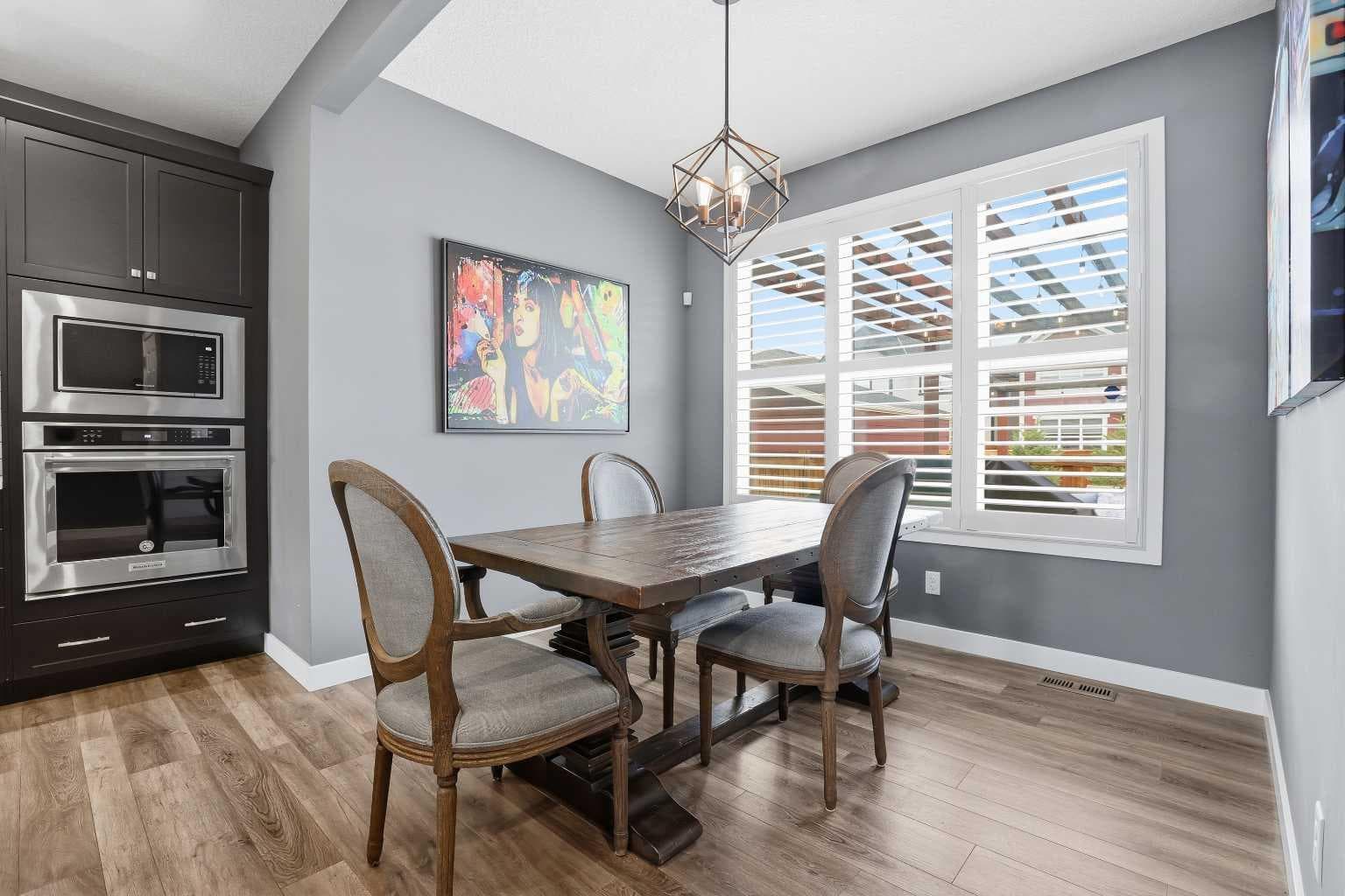 374 Masters Road SE