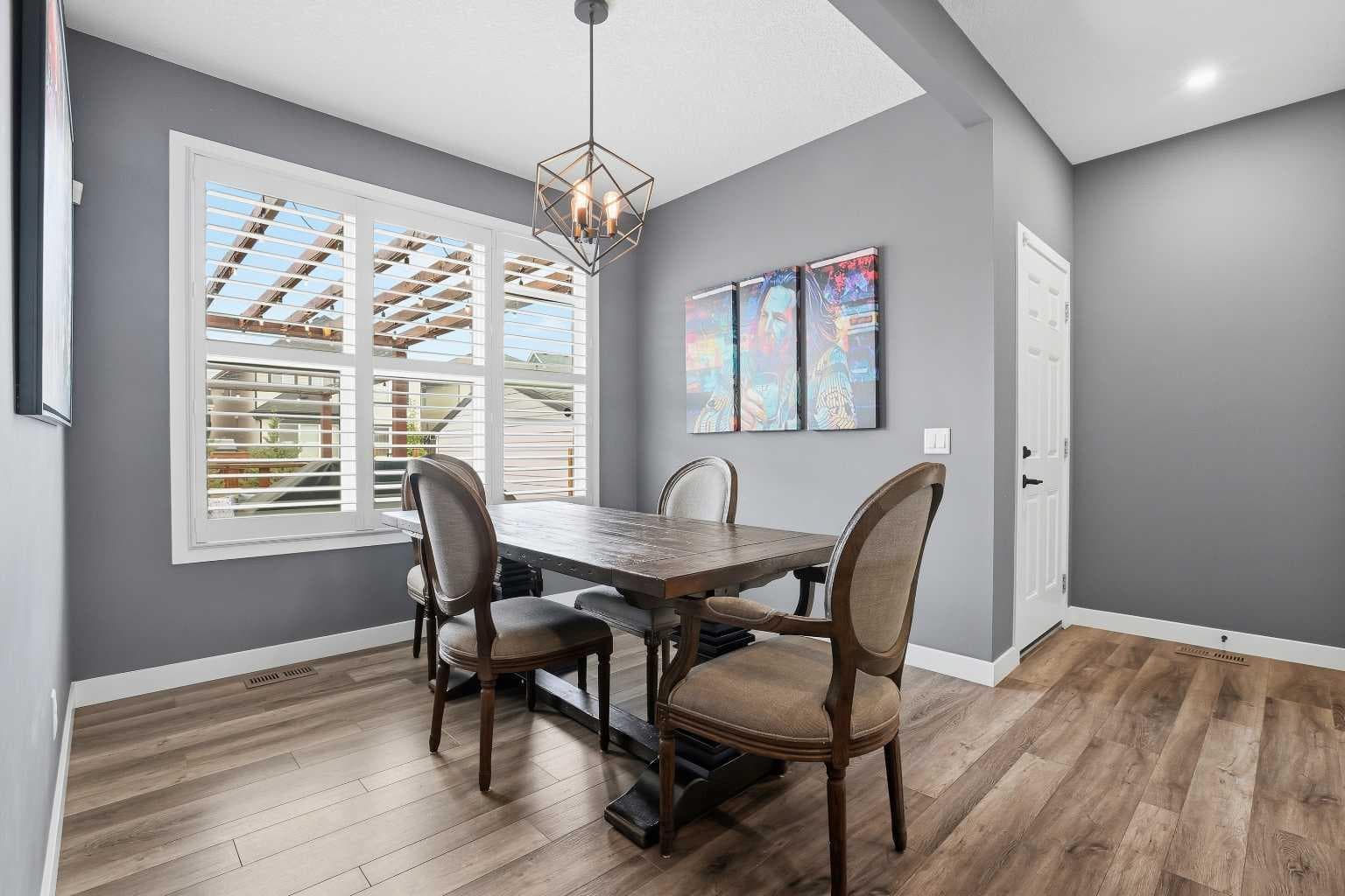 374 Masters Road SE