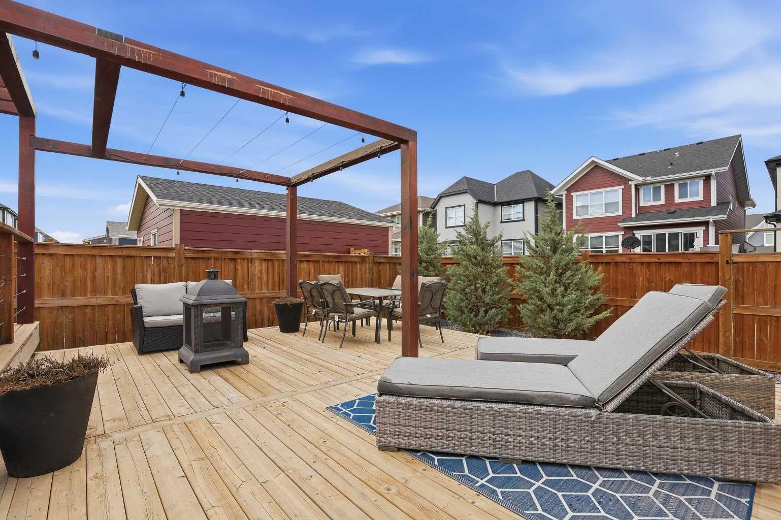 374 Masters Road SE