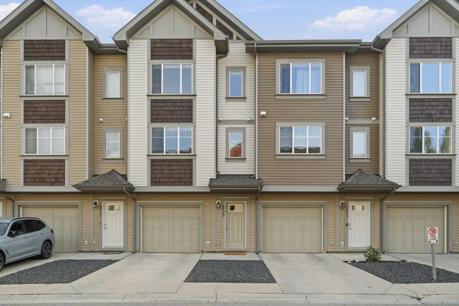 209 Copperpond Row SE