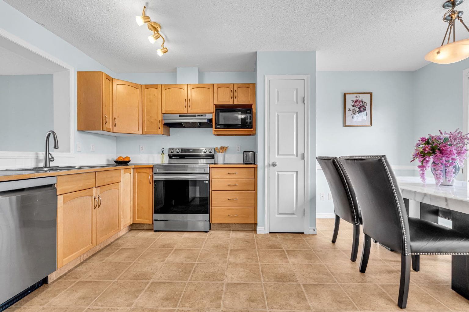 28 Everhollow Way SW