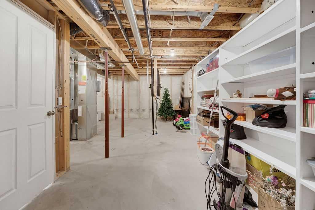 111 Invermere Close 