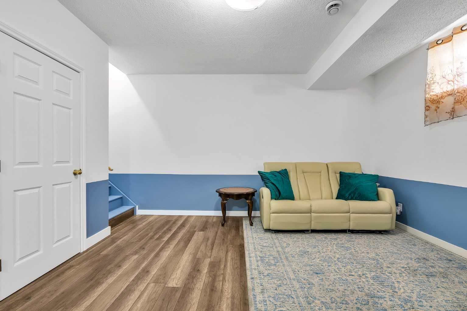 154 Redstone Common NE