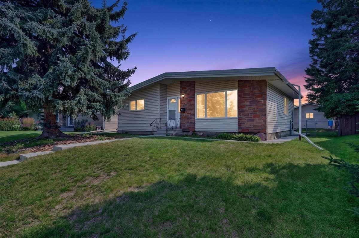 5048 Vanstone Crescent NW