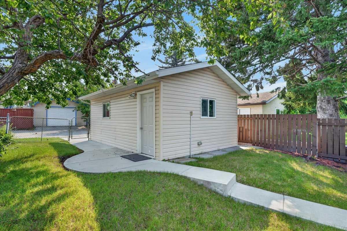 5048 Vanstone Crescent NW